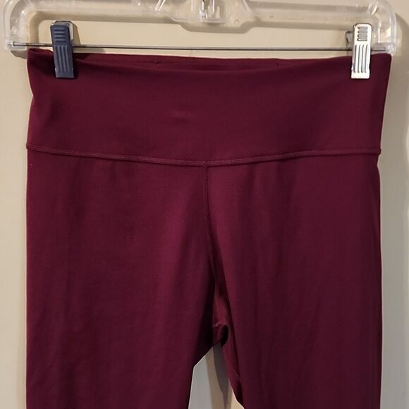 Nike medium leggings fill length - Picture 2 of 3